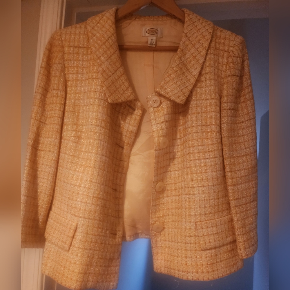 Women's dress suit